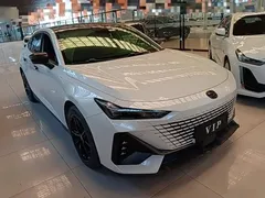 2022 Changan UNI-V 1.5T Premium, белый — фото 4