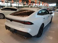 2022 Changan UNI-V 1.5T Premium, белый — фото 7
