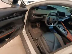 2022 Changan UNI-V 1.5T Premium, белый — фото 16