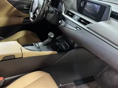 2020 Lexus ES 200 Excellence — фото 12