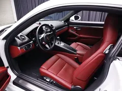 2022 Porsche 718 Cayman 2.0T, белый — фото 11