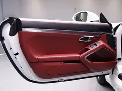 2022 Porsche 718 Cayman 2.0T, белый — фото 18