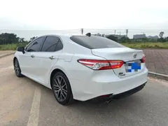 2021 Toyota Camry 2.5G Luxury, белый — фото 5