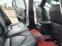 2021 Toyota Camry 2.5G Luxury, белый — фото 12