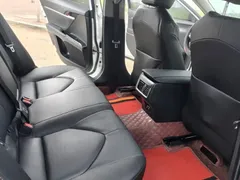 2021 Toyota Camry 2.5G Luxury, белый — фото 13