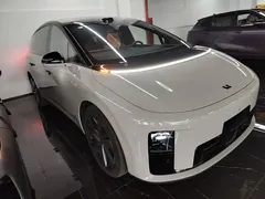 2025 Li Auto i8 Standard — фото 4