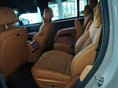 2025 Li Auto i8 Standard — фото 17