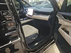 2024 Zeekr 009 6-Seat Executive 4WD 108kWh, чёрный — фото 25