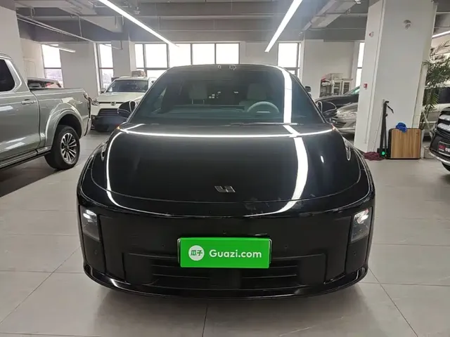 2025 Li Auto i6 4WD Standard