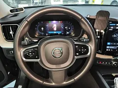 2022 Volvo XC60 4WD Luxury — фото 11
