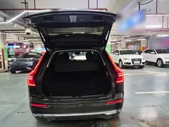 2022 Volvo XC60 4WD Luxury — фото 19