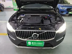 2022 Volvo XC60 4WD Luxury — фото 20