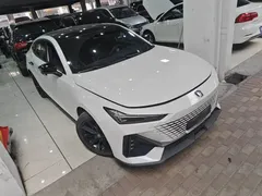 2023 Changan UNI-V 1.5T Premium, белый — фото 2