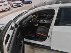 2023 Changan UNI-V 1.5T Premium, белый — фото 5