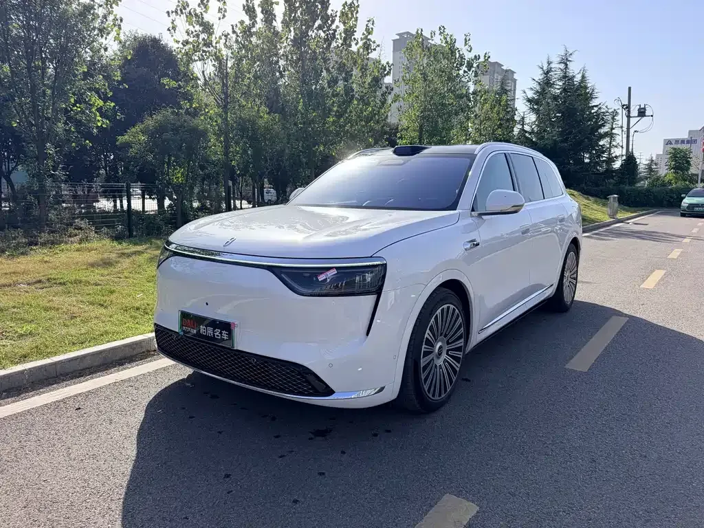 2025 Aito M8 EV Ultra 6-seat 4WD 192-line LiDAR
