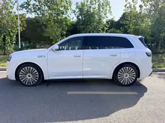 2025 Aito M8 EV Ultra 6-seat 4WD 192-line LiDAR, белый — фото 3