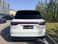 2025 Aito M8 EV Ultra 6-seat 4WD 192-line LiDAR, белый — фото 17