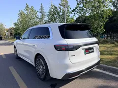 2025 Aito M8 EV Ultra 6-seat 4WD 192-line LiDAR, белый — фото 18