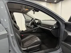 2022 Hyundai Elantra 1.5L CVT LUX Premium — фото 4