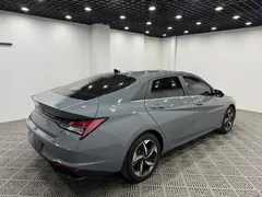 2022 Hyundai Elantra 1.5L CVT LUX Premium — фото 7