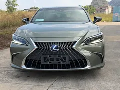 2021 Lexus ES 300h Hybrid Premium, зелёный — фото 2
