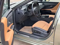 2021 Lexus ES 300h Hybrid Premium, зелёный — фото 4