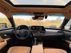 2021 Lexus ES 300h Hybrid Premium, зелёный — фото 7