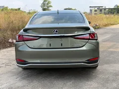 2021 Lexus ES 300h Hybrid Premium, зелёный — фото 12