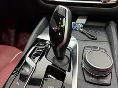2022 BMW 5 Series 530Li M Sport Package, белый — фото 15