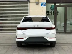 2025 BYD Qin PLUS DM-i PHEV Smart Driving 55km Leading, белый — фото 11