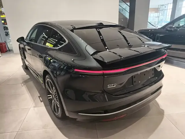 2025 Nio ET9 102kWh Signature Edition