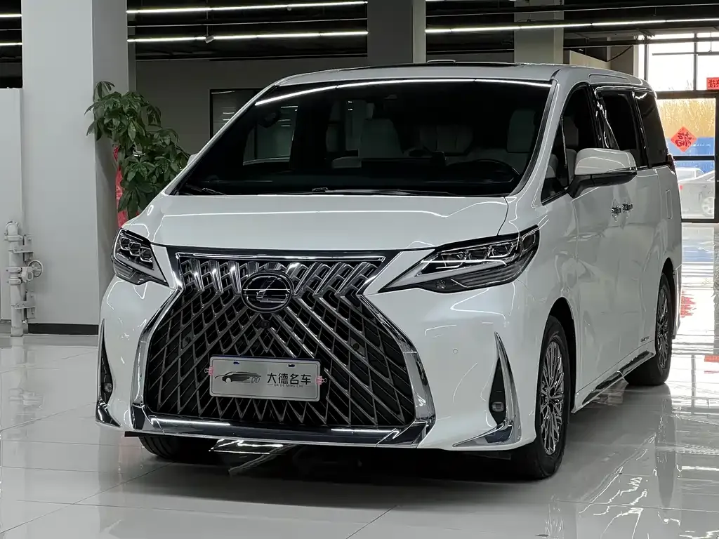 2020 Lexus LM 300h 7-seat