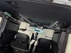 2020 Lexus LM 300h 7-seat, белый — фото 9