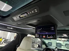 2020 Lexus LM 300h 7-seat, белый — фото 16