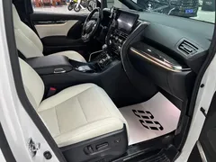 2020 Lexus LM 300h 7-seat, белый — фото 20