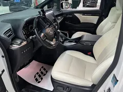 2020 Lexus LM 300h 7-seat, белый — фото 23