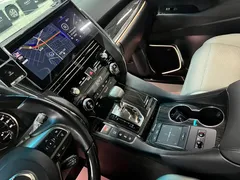 2020 Lexus LM 300h 7-seat, белый — фото 27