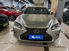 2022 Lexus ES 200 Excellence — фото 2