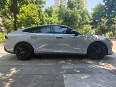 2022 Changan UNI-V 1.5T Premium — фото 8