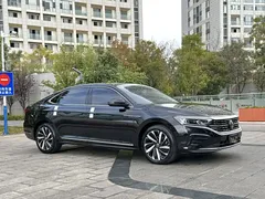 2022 Volkswagen Passat 330TSI Luxury, чёрный — фото 3