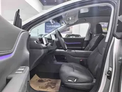 2025 Xpeng G6 625 Long Range Max Tech EV — фото 4