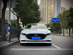 2022 Mazda 3 2.0L AT, белый — фото 2