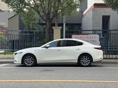 2022 Mazda 3 2.0L AT, белый — фото 10