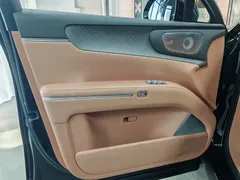 2026 Leapmotor D19 EV 720 Premium 6-Seater, чёрный — фото 13