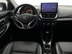 2022 Toyota Yaris L Zhixuan X 1.5L CVT Luxury Plus, белый — фото 10