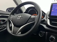 2022 Toyota Yaris L Zhixuan X 1.5L CVT Luxury Plus, белый — фото 11