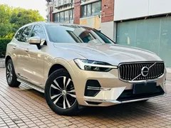 2023 Volvo XC60 4WD Luxury — фото 3