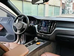 2023 Volvo XC60 4WD Luxury — фото 12