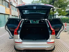 2023 Volvo XC60 4WD Luxury — фото 18