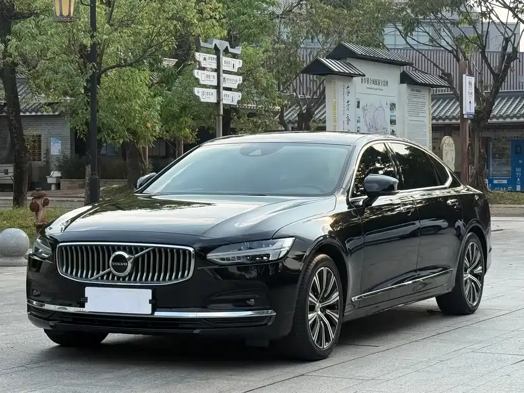 2021 Volvo S90